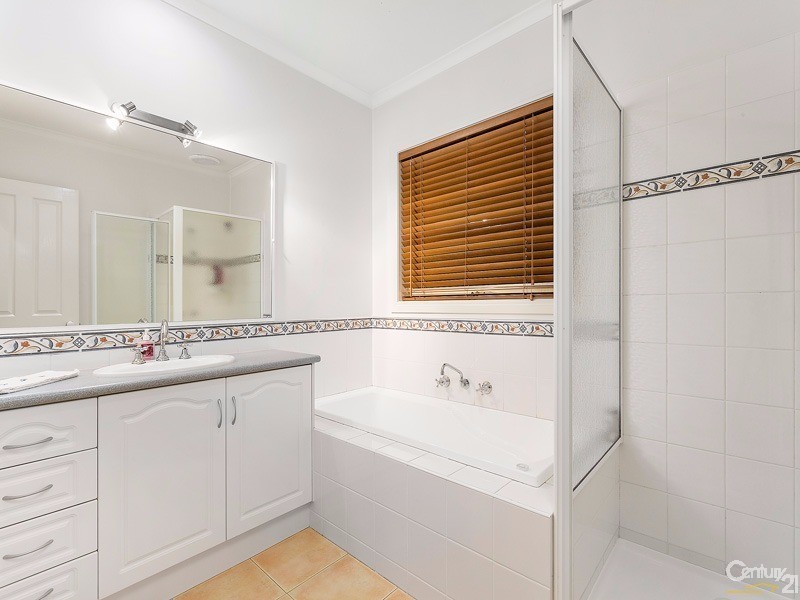 57 Tuileries Rise, Narre Warren South VIC 3805