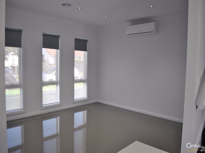 11B Hughes Crescent, Dandenong North VIC 3175