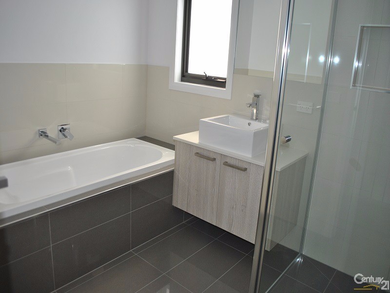 11B Hughes Crescent, Dandenong North VIC 3175