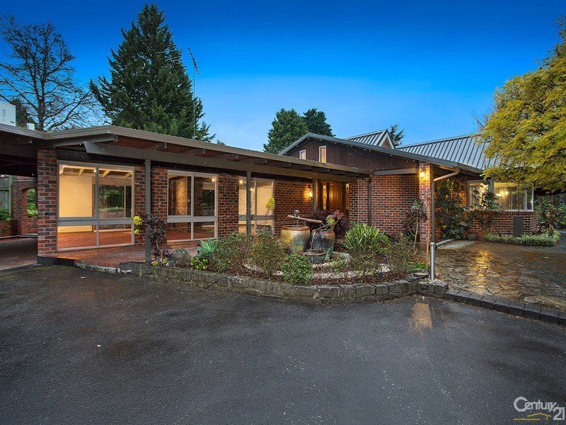 12 Oatlands Road, Narre Warren North VIC 3804