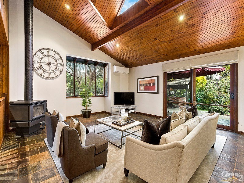 12 Oatlands Road, Narre Warren North VIC 3804