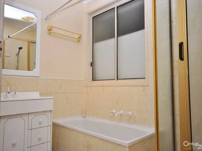 10 Millswyn Avenue, Hampton Park VIC 3976