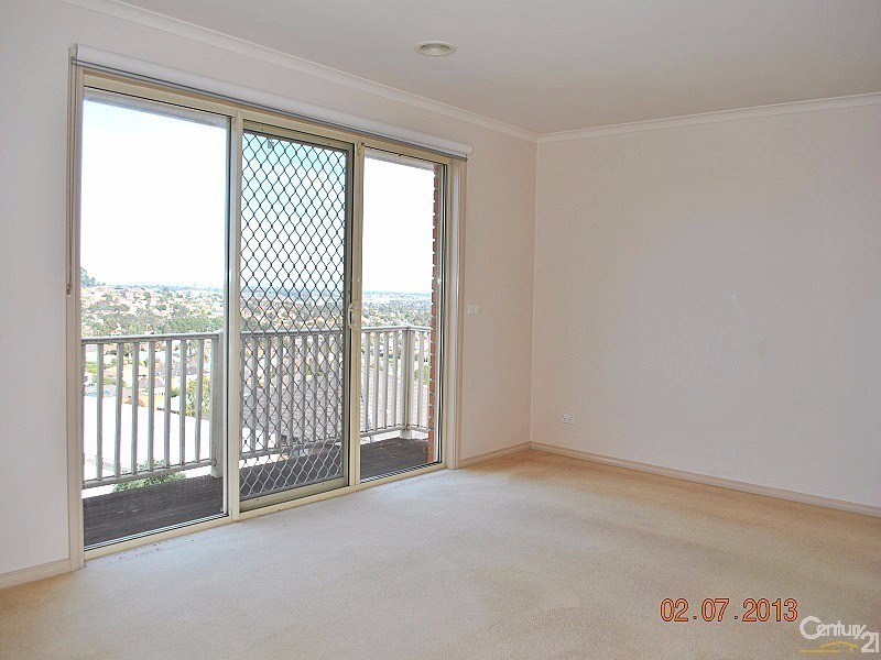 33 Milfull Court, Narre Warren North VIC 3804