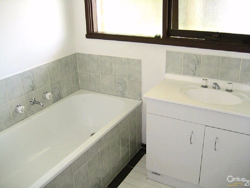 1 Escott Grove, Berwick VIC 3806