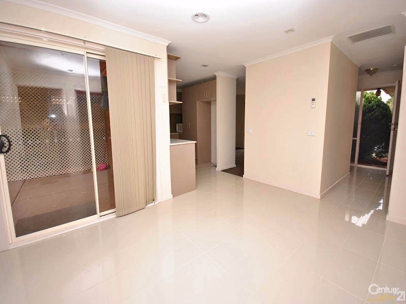 15 Weeden Crescent, Hallam VIC 3803