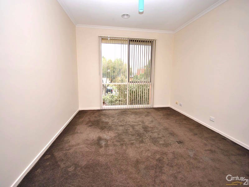 15 Weeden Crescent, Hallam VIC 3803