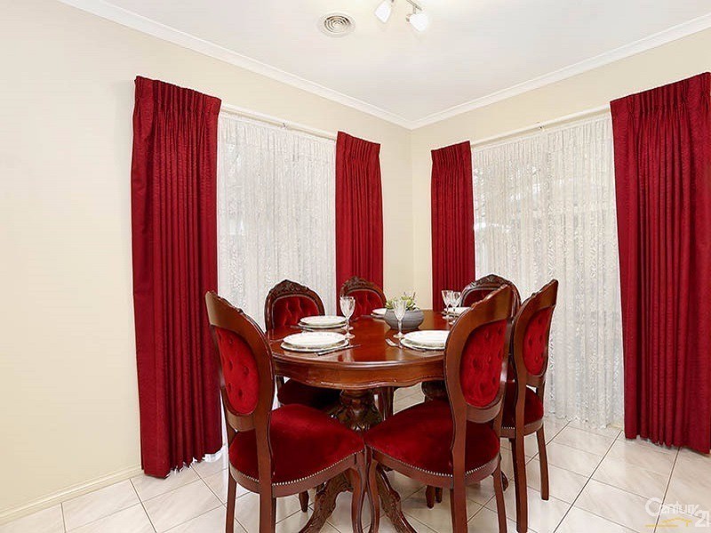 95 Bellevue Drive, Berwick VIC 3806