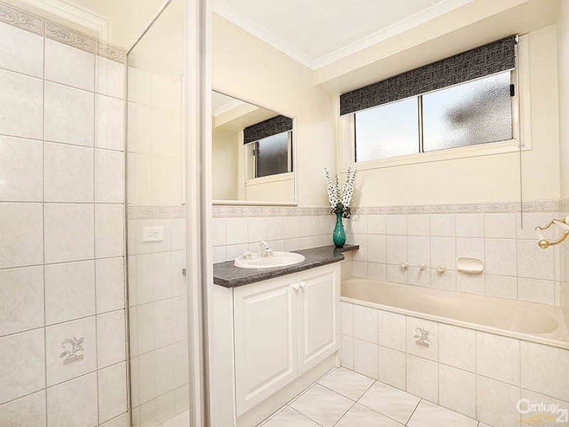 95 Bellevue Drive, Berwick VIC 3806