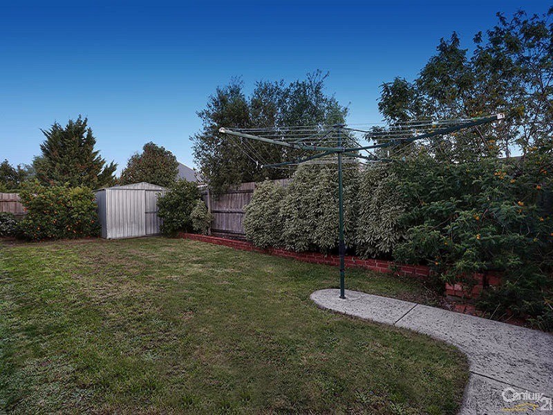 95 Bellevue Drive, Berwick VIC 3806