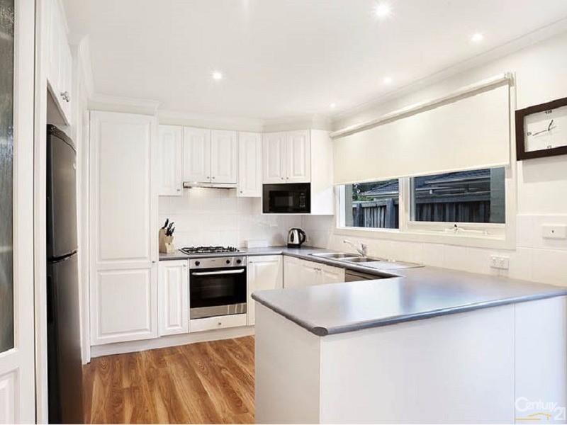 1/1 Bemersyde Drive, Berwick VIC 3806