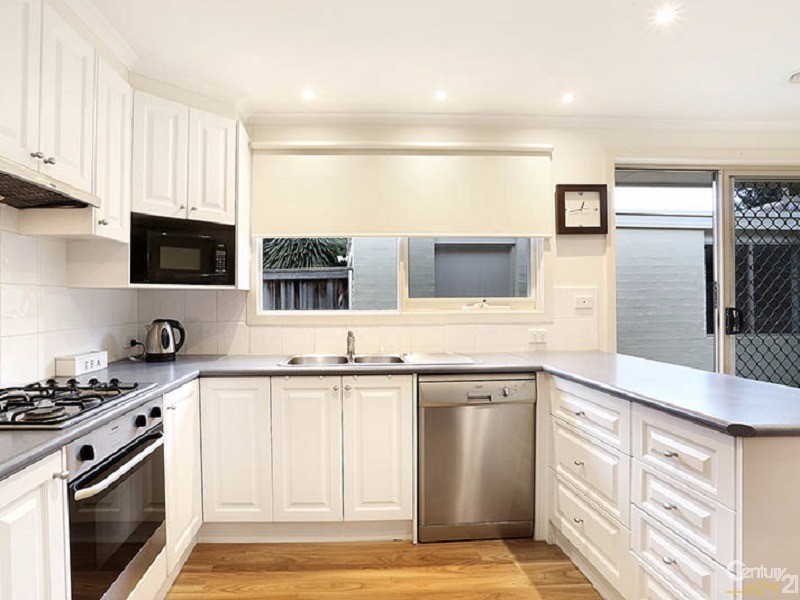 1/1 Bemersyde Drive, Berwick VIC 3806