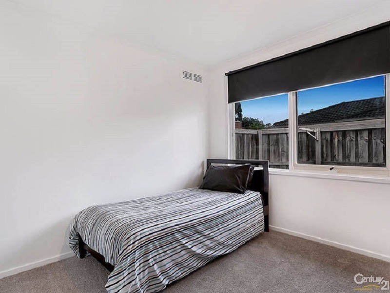 1/1 Bemersyde Drive, Berwick VIC 3806