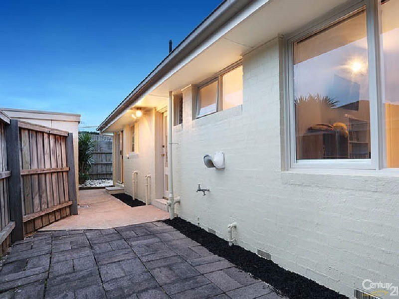 1/1 Bemersyde Drive, Berwick VIC 3806