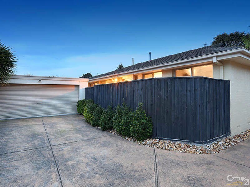 1/1 Bemersyde Drive, Berwick VIC 3806