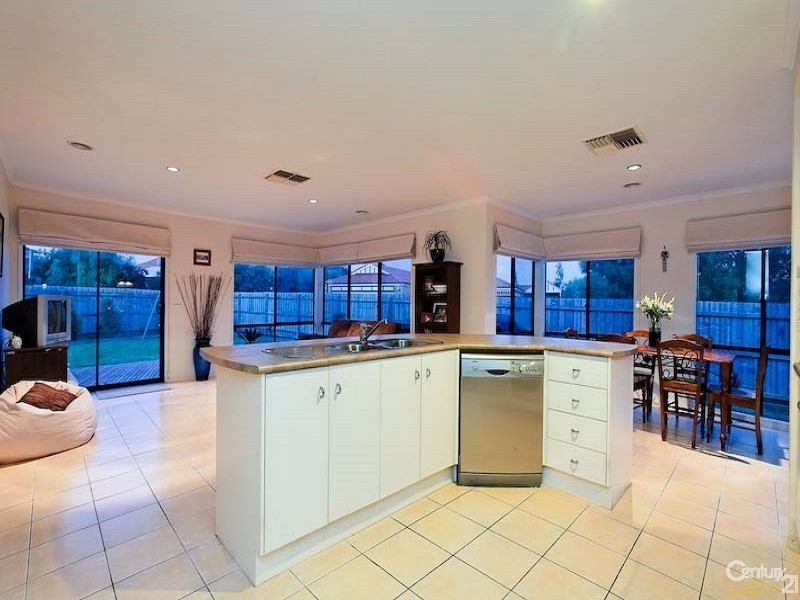 23 Charles Conder Place, Berwick VIC 3806