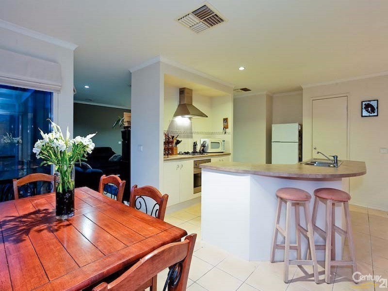 23 Charles Conder Place, Berwick VIC 3806