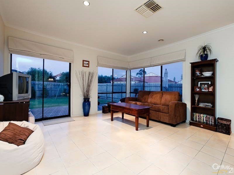 23 Charles Conder Place, Berwick VIC 3806