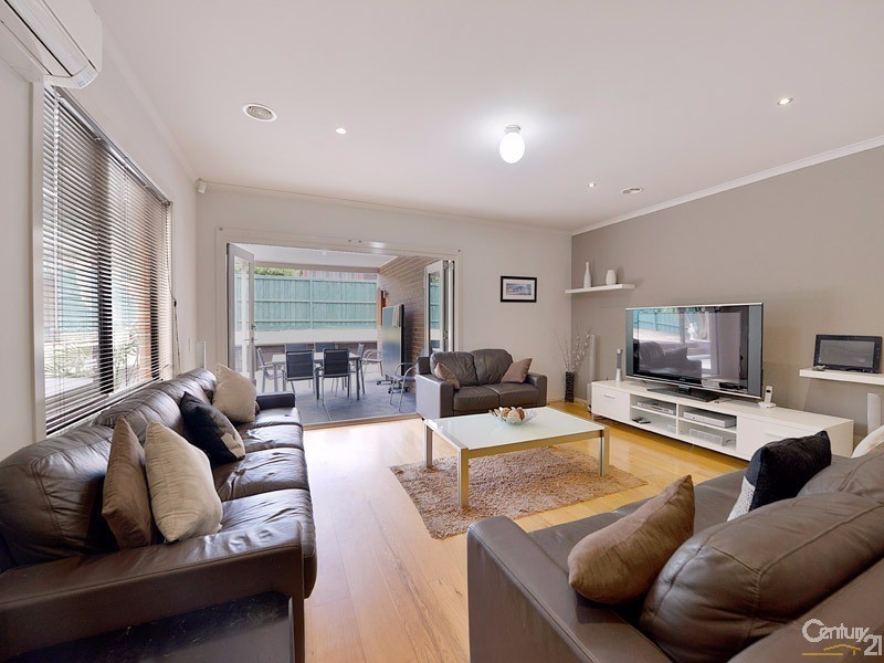 22 Bridgewater Boulevard, Berwick VIC 3806