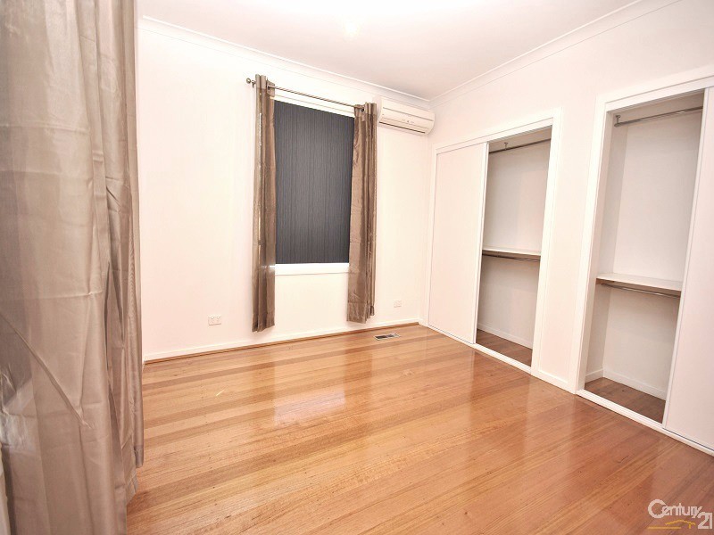 2 Crawley Road, Narre Warren North VIC 3804