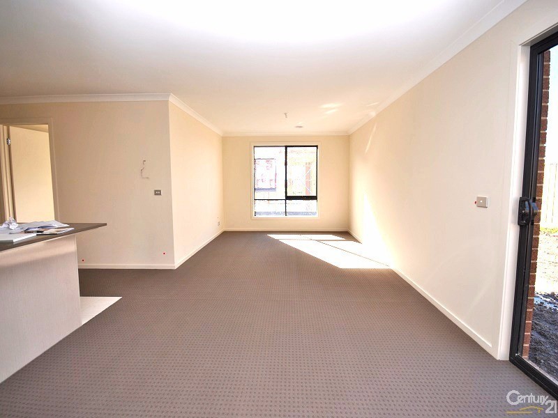 18 Carnegie Street, Officer VIC 3809