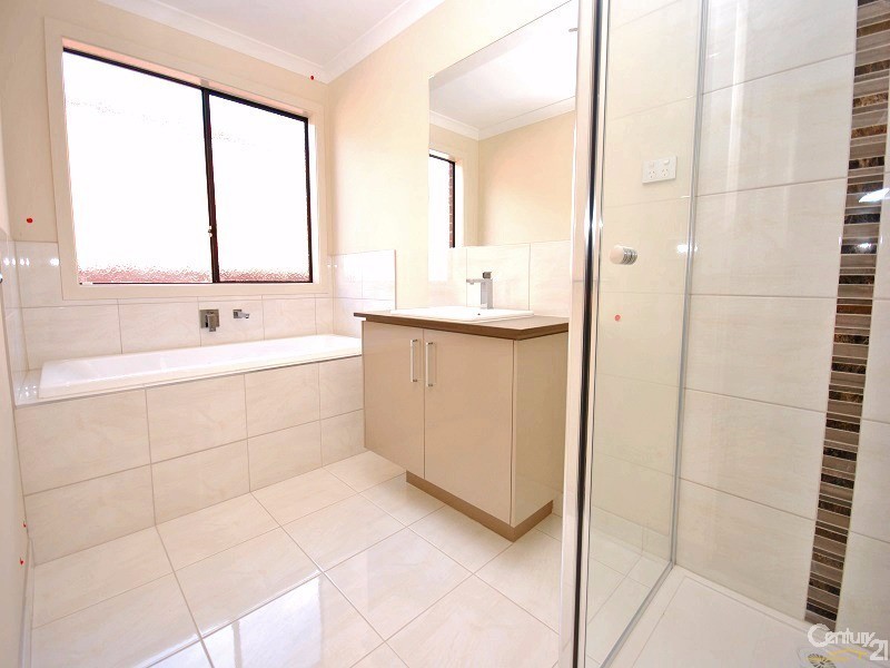 18 Carnegie Street, Officer VIC 3809