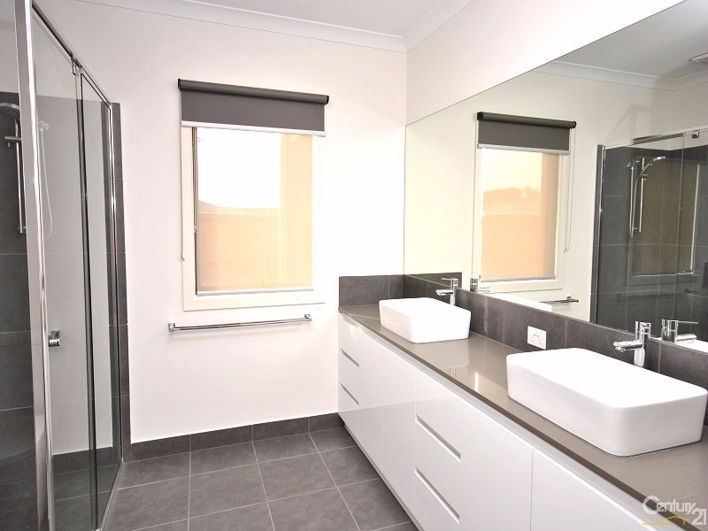 1 Hackberry Place, Berwick VIC 3806