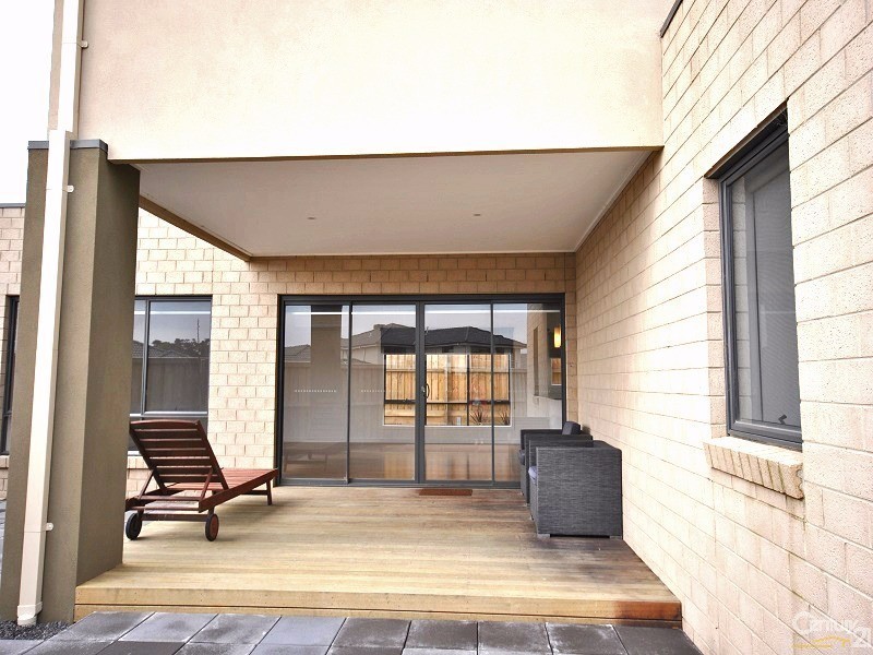 1 Hackberry Place, Berwick VIC 3806