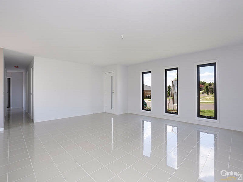 35 Cook Street, Drouin VIC 3818