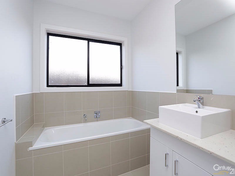 35 Cook Street, Drouin VIC 3818