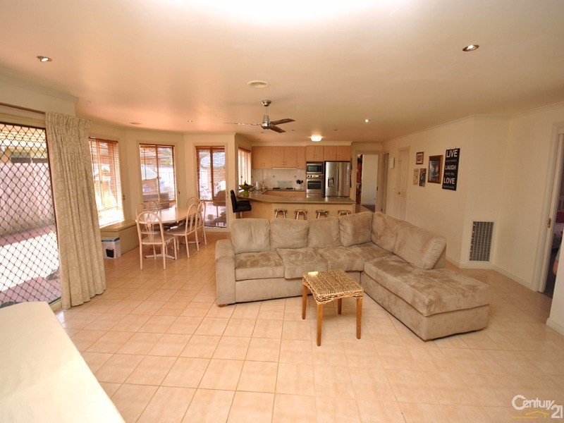 29 Warrenwood Place, Narre Warren VIC 3805