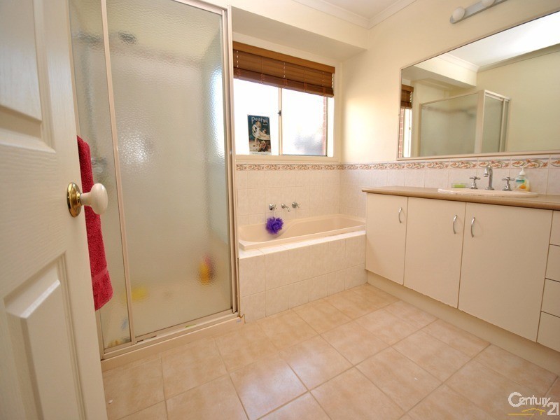 29 Warrenwood Place, Narre Warren VIC 3805