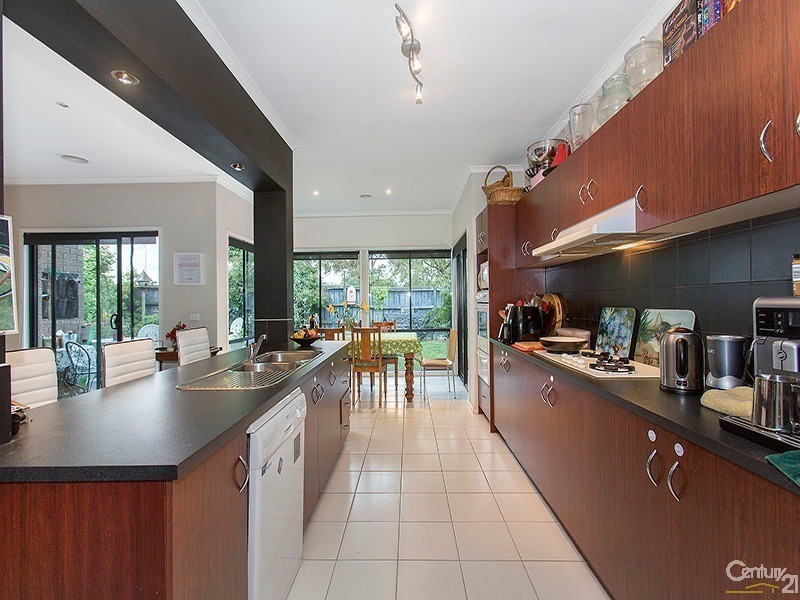 9 Mcilwraith Court, Berwick VIC 3806