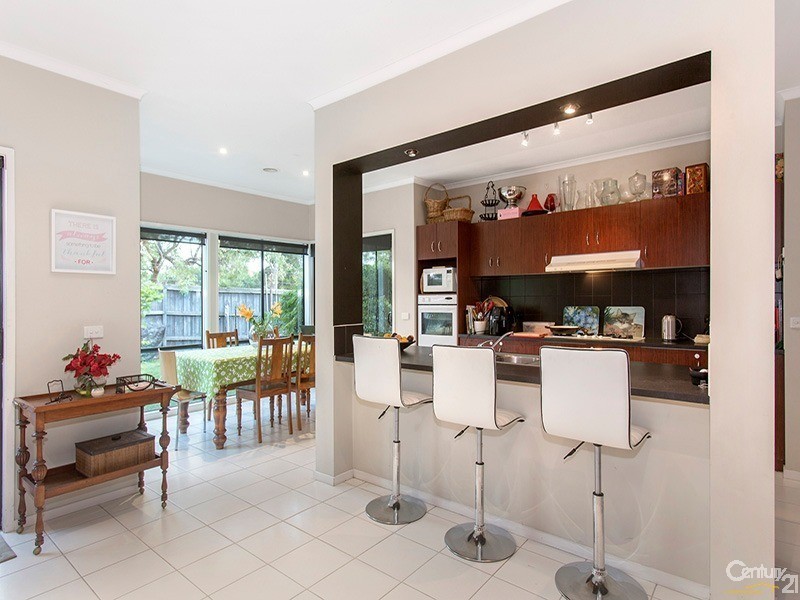 9 Mcilwraith Court, Berwick VIC 3806