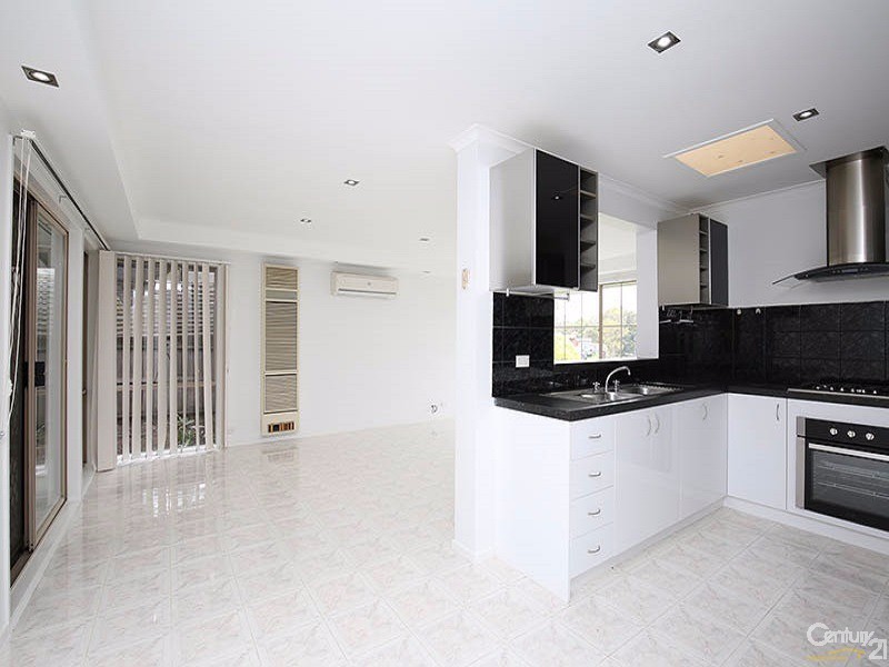 13 Cornell Place, Hampton Park VIC 3976