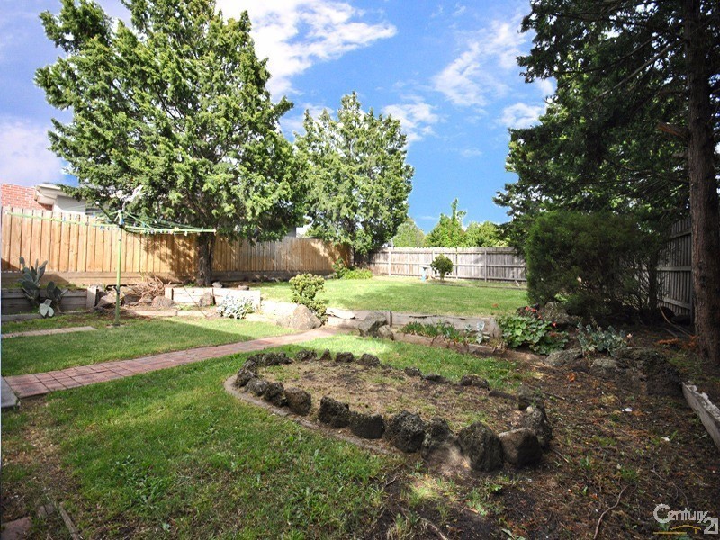 13 Cornell Place, Hampton Park VIC 3976