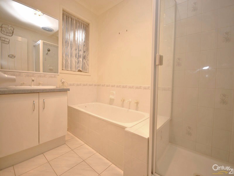 10 Browtop Road, Narre Warren VIC 3805