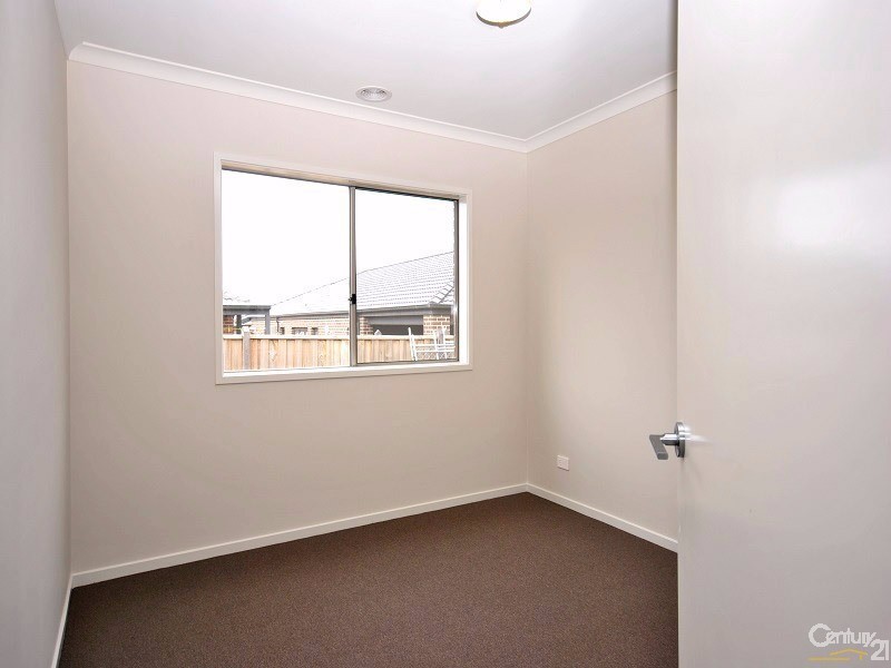 14 Viewbright Road, Clyde North VIC 3978