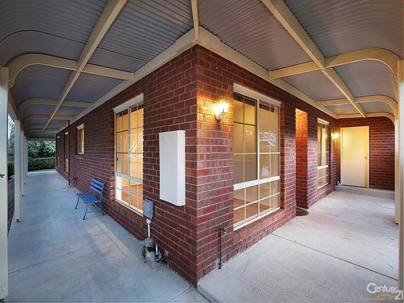 11 Pinewood Crescent, Berwick VIC 3806