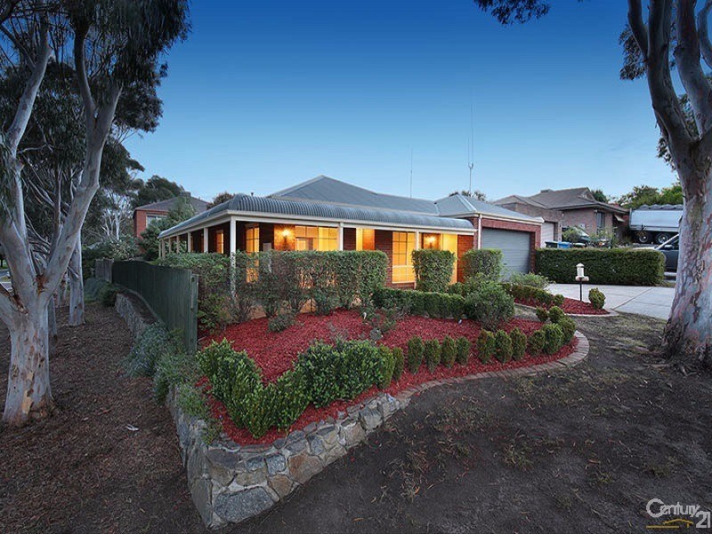 11 Pinewood Crescent, Berwick VIC 3806