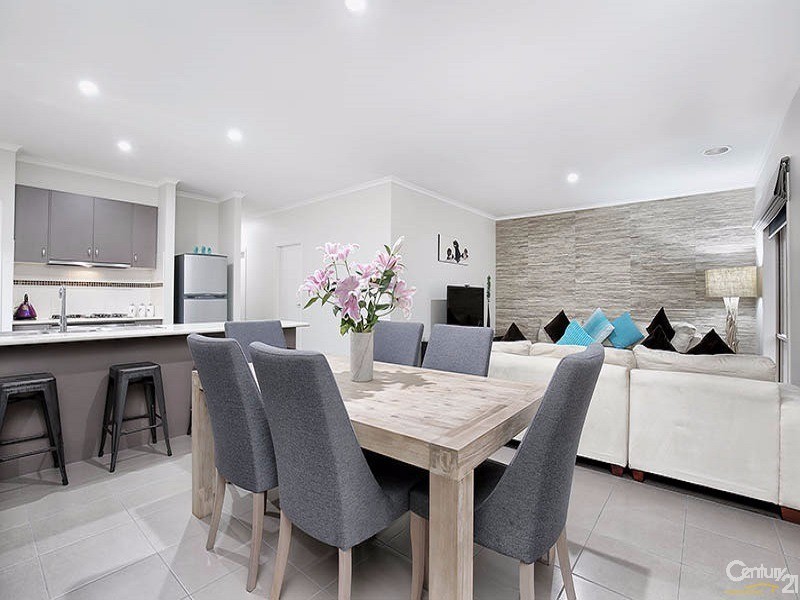 3 Karlson Way, Cranbourne North VIC 3977