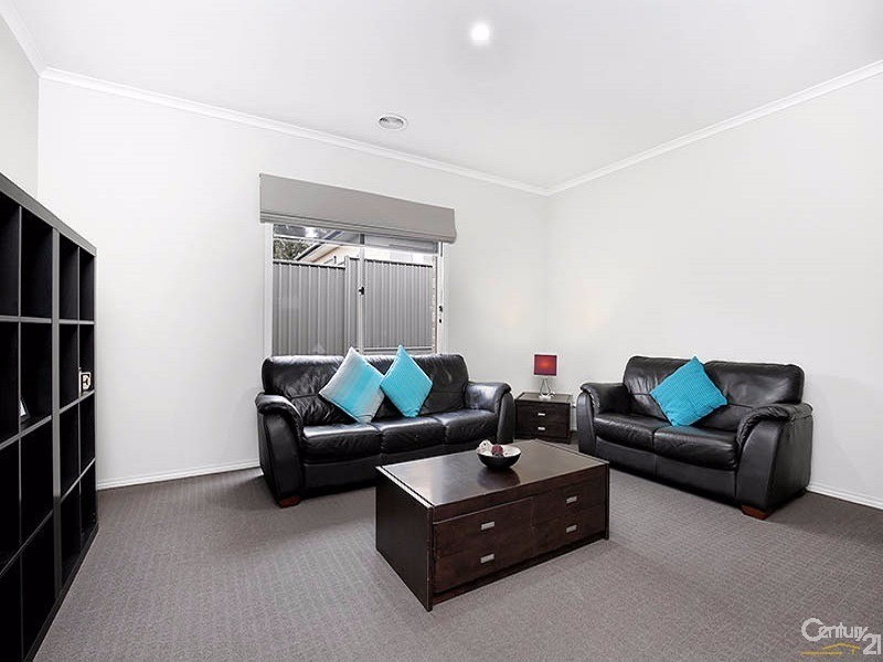 3 Karlson Way, Cranbourne North VIC 3977