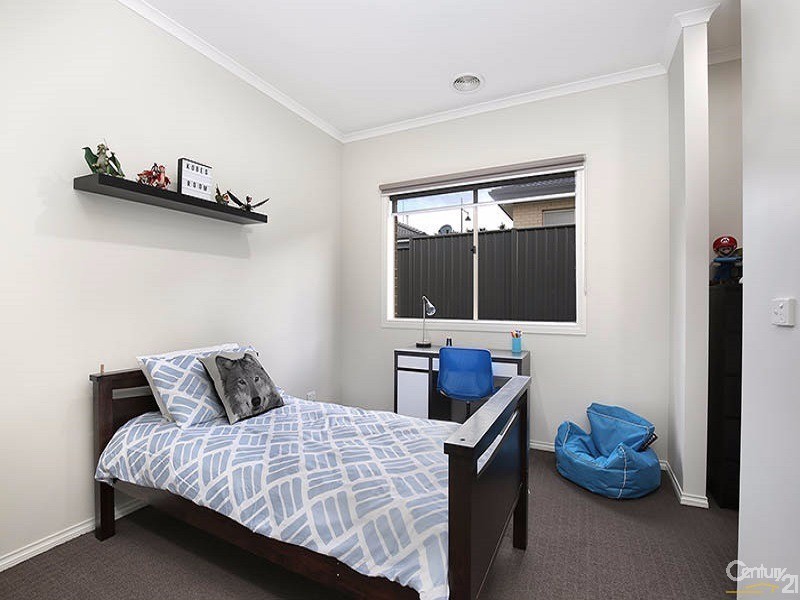 3 Karlson Way, Cranbourne North VIC 3977