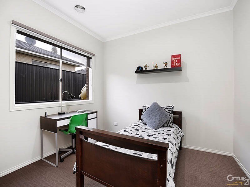 3 Karlson Way, Cranbourne North VIC 3977