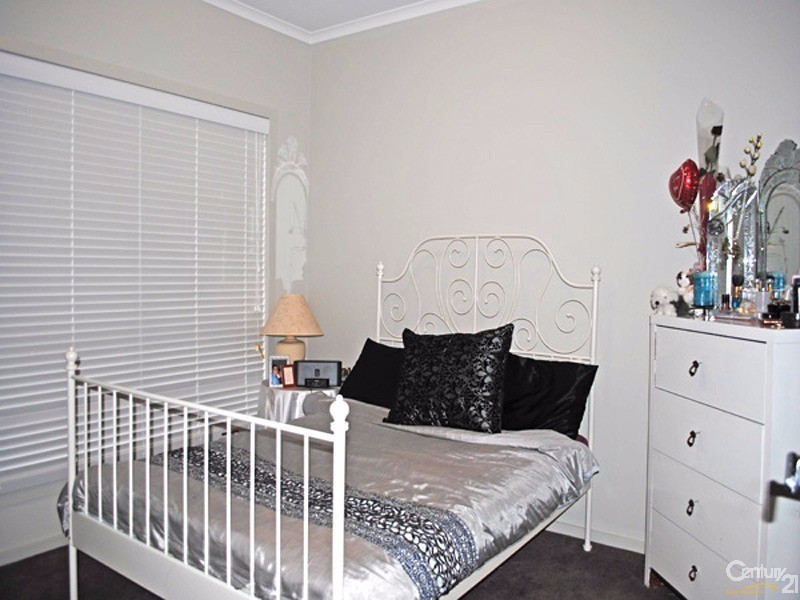 5/7 Roseville Court, Berwick VIC 3806