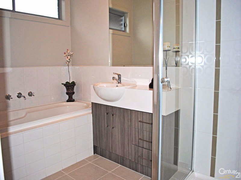 5/7 Roseville Court, Berwick VIC 3806