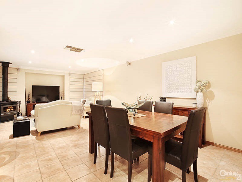 3 Cleveland Close, Narre Warren North VIC 3804