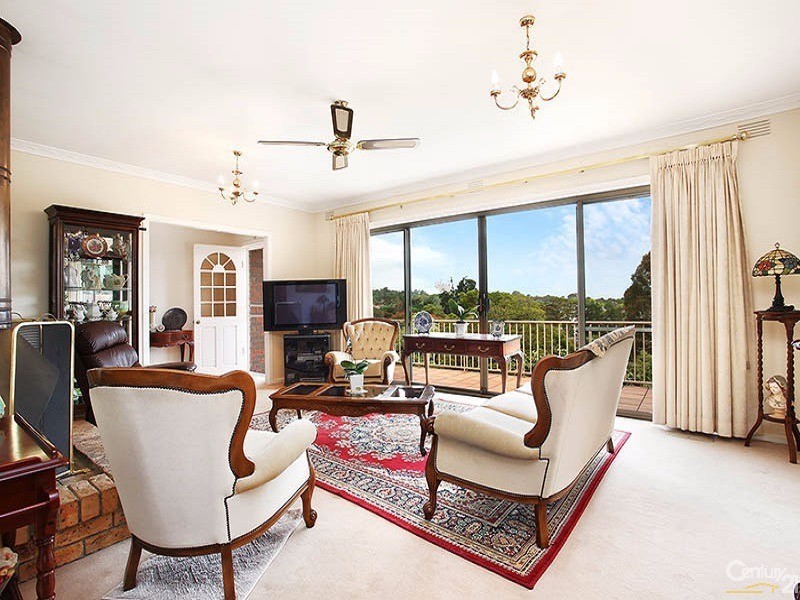 13 Queens Court, Berwick VIC 3806