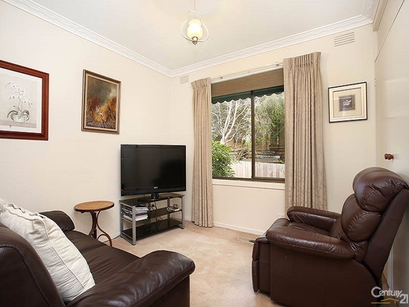 13 Queens Court, Berwick VIC 3806