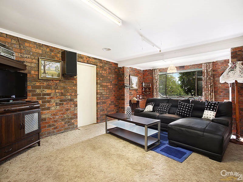 13 Queens Court, Berwick VIC 3806