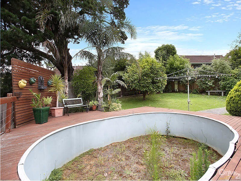 13 Queens Court, Berwick VIC 3806